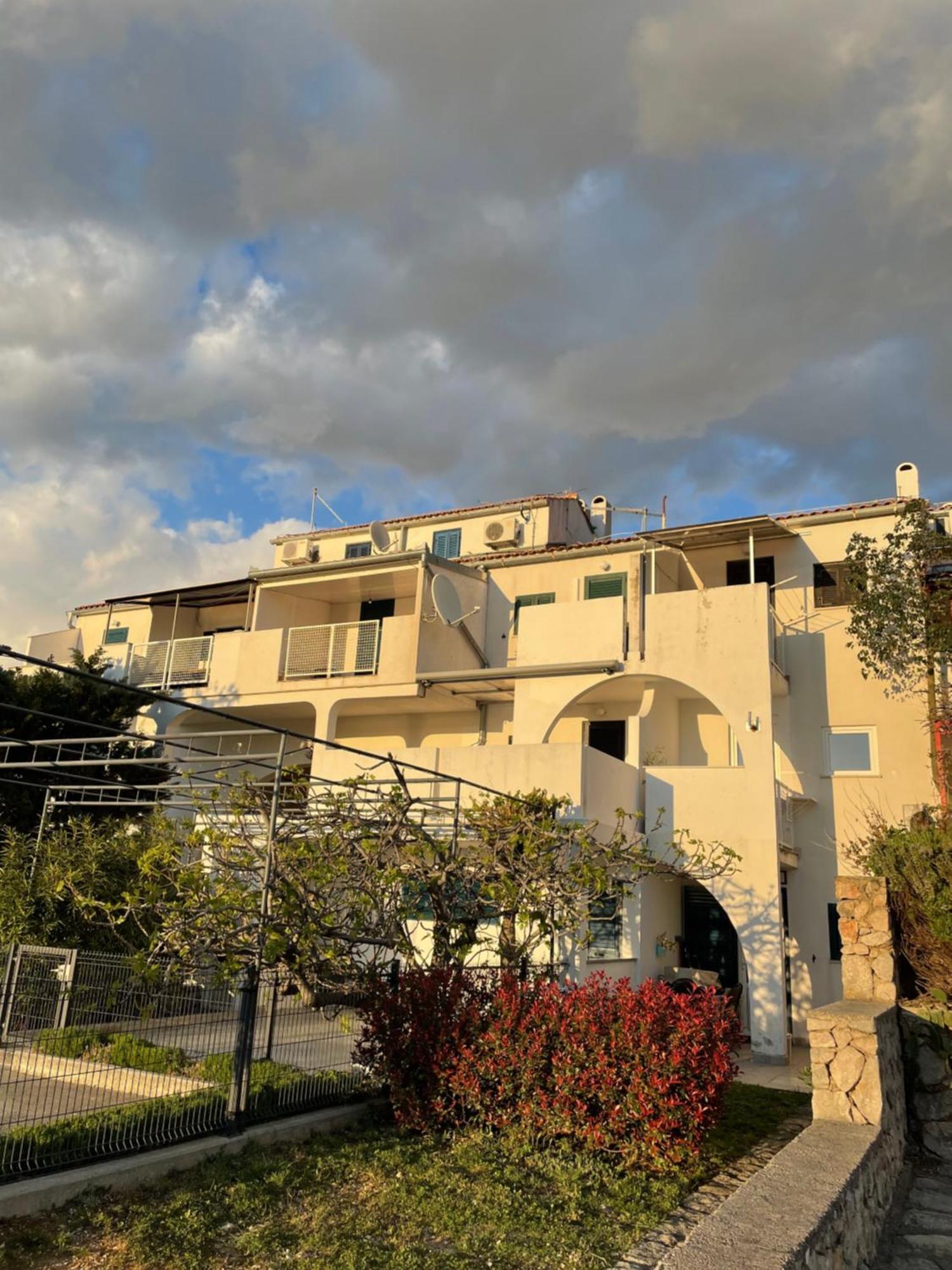 Apartment Vila ** Stinica Exterior photo